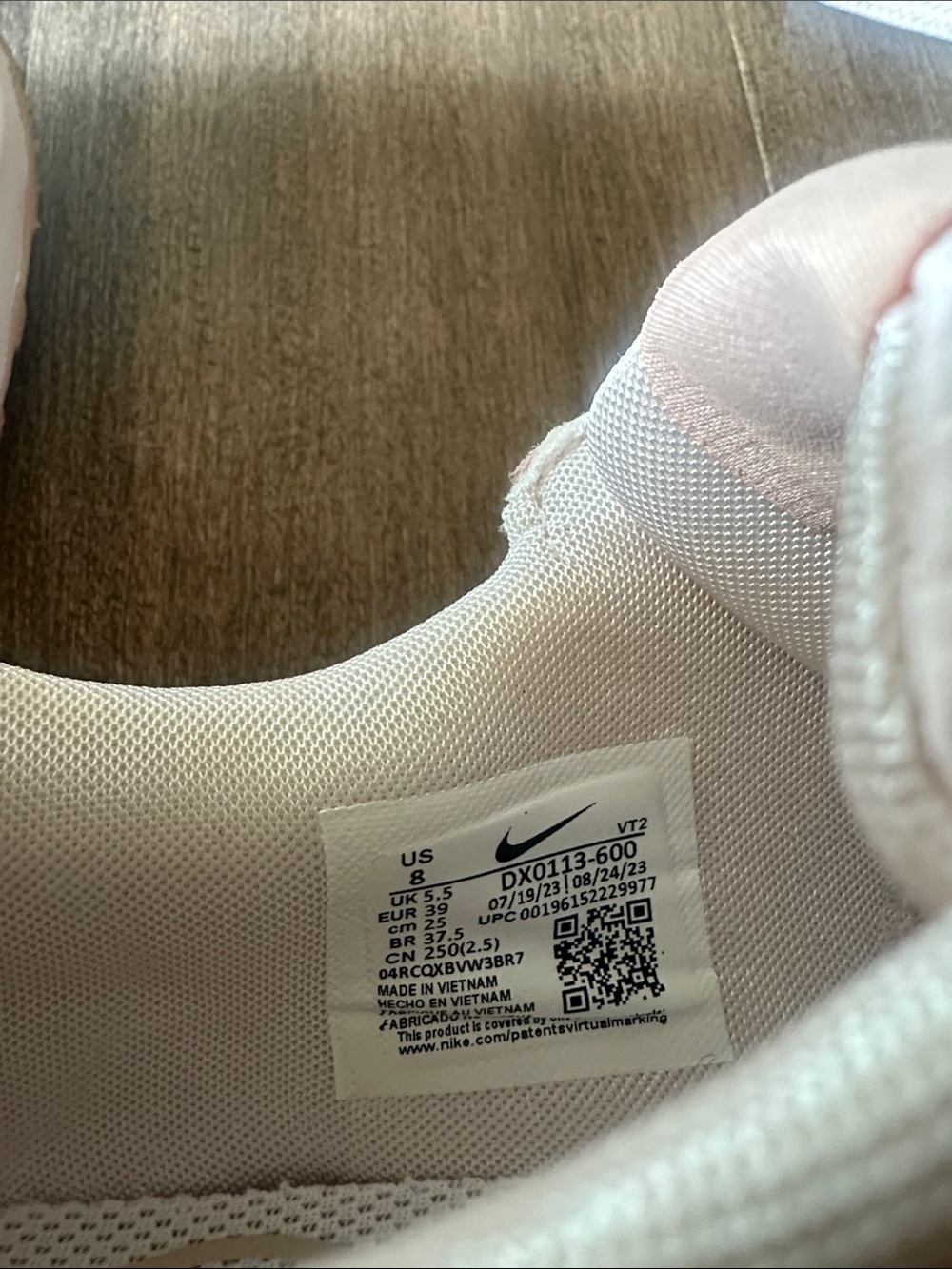 Nike Air Max Women's Sneakers - Blush Pink/Metallic Rose - Size 8 - Picture 4 of 4